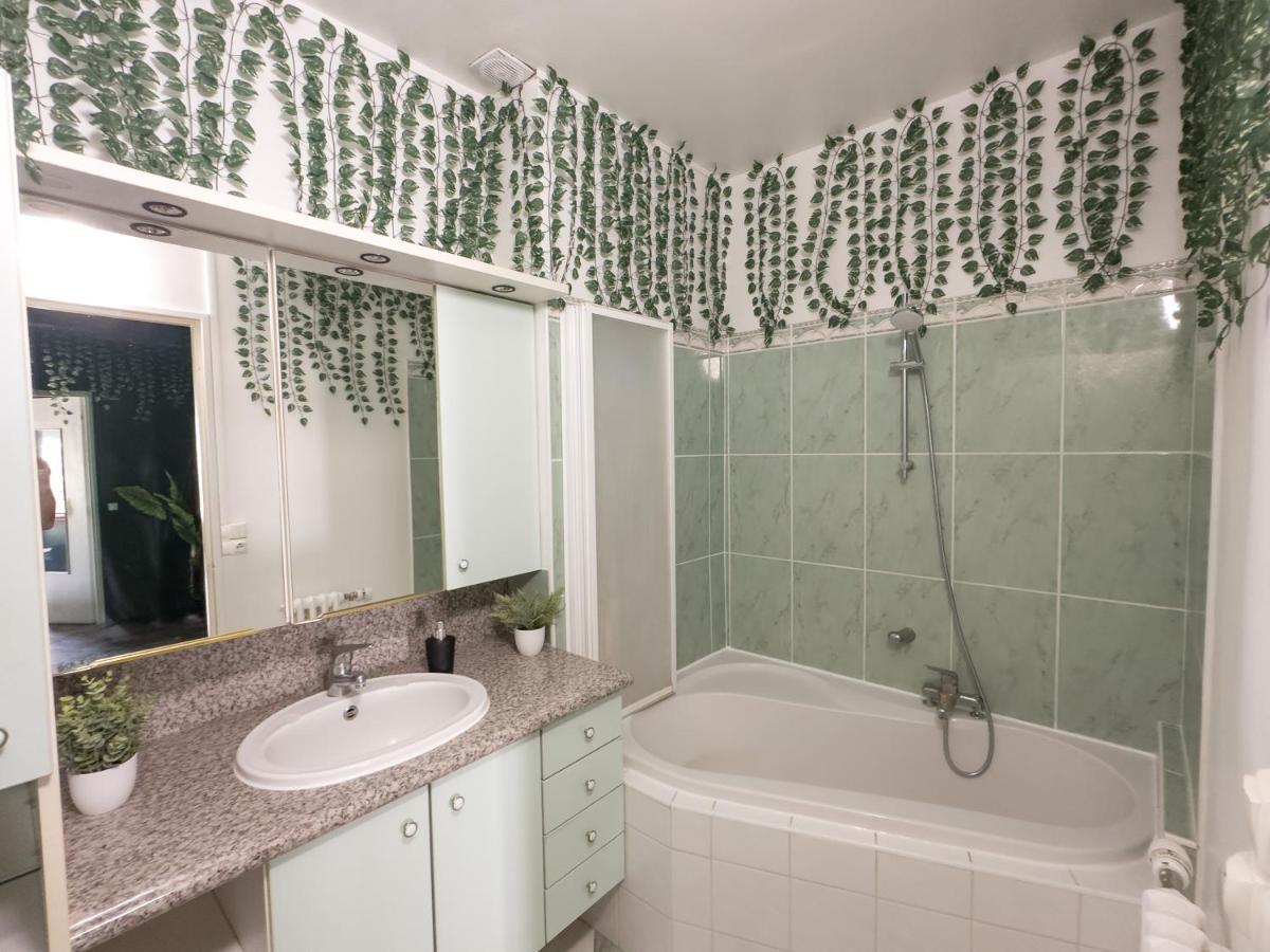 Jungle Urbain- Sauna - Cine - Hamac - Hyper Centre 아미앵 외부 사진